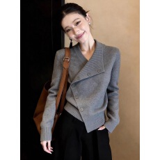 批发时尚2026春季新款百搭高级感气质巨好看灰色<b class='q'>不规则</b>纽扣针织衫女装