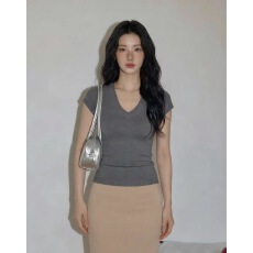 批发早<b class='q'>春</b>韩系简约小飞袖V领纯色短袖针织衫针织衫