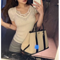 批发新款韩系V领烫钻设计感蕾丝拼接<b class='q'>针织衫</b>女2026春气质修身打底上衣