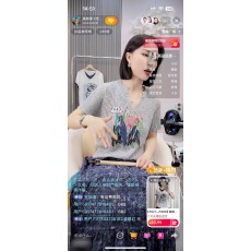 批发2026夏季卡通<b class='q'>花朵</b>涂鸦印花v领短袖<b class='q'>T</b><b class='q'>恤</b>女薄款宽松上衣