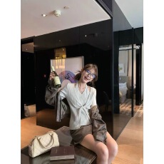批发复古<b class='q'>V领</b>挂脖假两件挂脖针织衫女秋季长袖打底衫毛衣