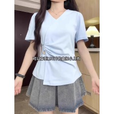 批发大码<b class='q'>不规则</b>V领正肩短袖T恤女2025夏季新款胖mm显瘦褶皱设计感上衣