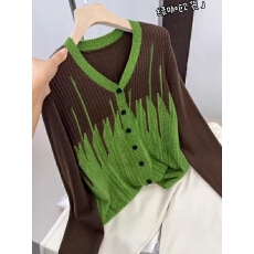 批发时髦撞色V领<b class='q'>长袖</b>针织<b class='q'>开衫</b>外套女秋季大码胖MM高级百<b class='q'>搭</b>显瘦上衣潮