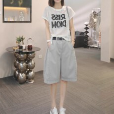 批发大码白色针织短袖t恤女夏季2026新款<b class='q'>胖</b><b class='q'>MM</b><b class='q'>韩</b>系设计感侧扣显瘦上衣