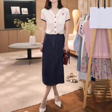 批发大码刺绣V领针织开衫短袖t恤女2026夏季<b class='q'>胖</b><b class='q'>mm</b><b class='q'>显瘦</b>宽松百搭冰丝上衣