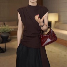 批发设计感绑带咖色针织衫女2026夏季新款大码<b class='q'>胖</b><b class='q'>MM</b>修身显瘦高级感上衣