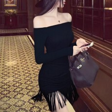 批发一字肩<b class='q'>黑色</b>流苏长袖连衣裙女2025秋新款法式纯欲性感风修身包臀裙