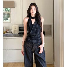 批发韩系新款挂脖吊带背心女夏季设计感小众上衣女无袖别致收腰女衣服