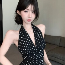 批发波点挂脖吊带背心女夏季纯欲辣妹性感v领无袖抹胸小上衣泰式绝美