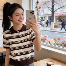 批发复古条纹polo翻领冰丝短袖<b class='q'>T</b><b class='q'>恤</b>女夏季高级感薄款正肩半袖针织上衣