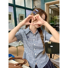 批发美式复古爱心刺绣格子衬衫女夏季<b class='q'>不规则</b>褶皱收腰显瘦蓝色短袖上衣