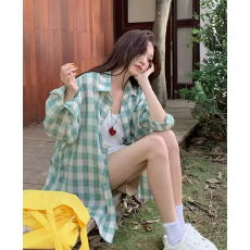 批发法式绿色格子<b class='q'>衬衫</b>外套女夏季2026新款防晒衫小众别致<b class='q'>衬衣</b>宽松上衣
