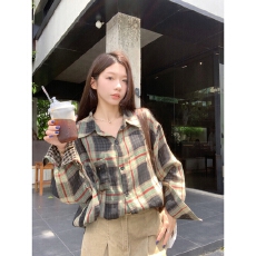 批发<b class='q'>韩版</b>撞色拼接格纹衬衫女装新款叠穿内搭上衣设计感小众衬衣薄<b class='q'>外套</b>
