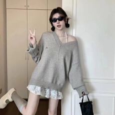批发棉<b class='q'>羊绒</b>韩系软糯慵懒风宽松V领红色针织毛衣早秋洋气别致上衣女
