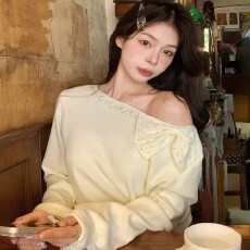 批发2026<b class='q'>春</b>季不规则领口蝴蝶结里面红色上衣独特好看漂亮小众毛衣女装