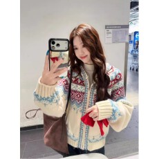 批发费尔岛毛衣外套女小个子<b class='q'>春</b>秋冬新款圣诞穿搭撞色提花连帽针织开衫