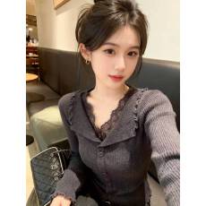 批发灰色v领蕾丝边修身针织衫毛衣女款2026春装新款穿搭内搭打底上衣