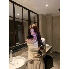 批发斜肩亮片长袖<b class='q'>打底衫</b>女秋冬内搭t恤修身显瘦设计感纯欲风性感上衣