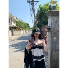 批发sheepland珍妮滤镜 蕾丝拼接缎面吊带背心女春夏捏褶显瘦无袖上衣