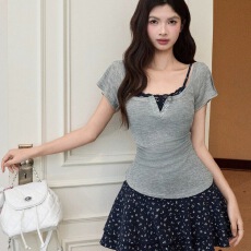 批发巨好看蓝色碎花吊带连衣裙子女2026新款夏季穿搭甜辣收腰短裙套装