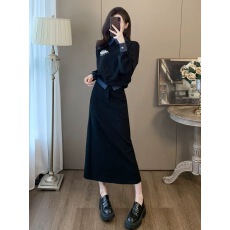 批发高级感黑色时尚套装裙女春2026新款洋气显瘦<b class='q'>卫衣</b>半身裙气质两件套