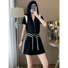 批发夏季2026新款欧洲站休闲<b class='q'>运动</b>套装女酷飒风白色短袖上衣短裤两件套