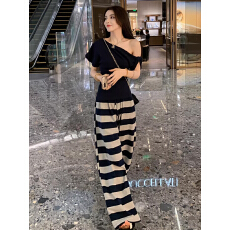 批发辣妹穿搭休闲<b class='q'>套装</b>女巨好看的夏装一整套斜肩短袖条纹阔腿<b class='q'>裤</b><b class='q'>两件套</b>