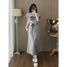 批发欧货休闲运动套裙<b class='q'>女</b>夏季设计感宽松洋气灰色短袖上衣半身裙两件套