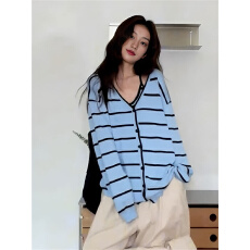 批发原版1:1，前后双面纽扣/蓝色条纹毛衣女宽松休闲针织衫