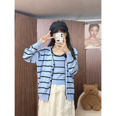原版1:1，前后双面纽扣/蓝色条纹毛衣女宽松休闲针织衫