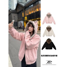 批发麂皮绒，原版原色原料/实价/粉耳朵豹纹毛绒连帽<b class='q'>卫衣</b>加绒开衫加厚