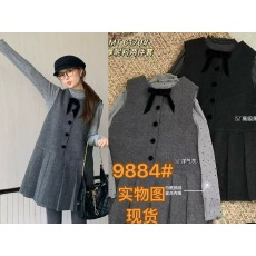 批发新款高品质小香风时尚气质百搭显瘦背心裙+波点<b class='q'>打底衫</b>两件套