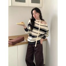 批发2026秋冬新品韩版撞色条纹<b class='q'>一字肩</b>飘带宽松针织衫女毛衣配飘带