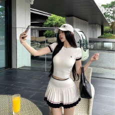 批发美式复古撞色针织短袖T恤女装2026年夏季显瘦半身裙短裙两件套