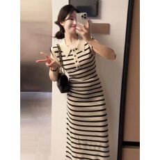 法式休闲条纹polo领冰丝针织连衣裙2026新款女夏季修身显瘦长裙子