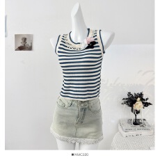 批发少女感钉珠立体<b class='q'>花朵</b>撞色条纹针织背心女夏季2026修身显瘦短款上衣