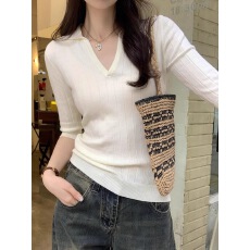 批发已到货夏季新款气质polo领修身<b class='q'>中袖</b>针织衫女独特设计感纯欲<b class='q'>上衣</b>