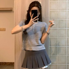 批发已到货夏季法式<b class='q'>镂空</b>灰色圆领短袖针织<b class='q'>衫</b>女薄款高级感百搭短款上衣