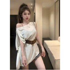 批发已到货<b class='q'>韩版</b>港味净色斜肩短袖T恤配腰带辣妹风慵懒显瘦宽松版上衣