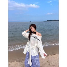 已到货 亚麻雪花时尚设计斜肩T恤女防晒打底衫罩衫透气收腰