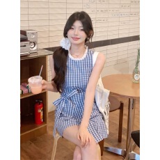 批发蓝色格子无袖<b class='q'>连衣裙</b>女设计感2026<b class='q'>夏季</b>绑带蝴蝶结短款背心裙<b class='q'>连衣裙</b>