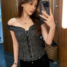 批发已到货 原版黑白格复古<b class='q'>格子</b>一字露肩两穿衬<b class='q'>衫</b>女夏季收腰甜辣上衣