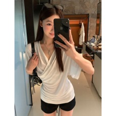 已到货短袖t恤女2026新款夏季穿搭白色v领韩系修身气质设计感上衣