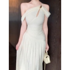 批发新款初夏漂亮巨好看设计感小众连衣裙子女白色<b class='q'>一字肩</b>气质长裙