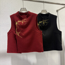 批发新中式红色双面手缝羊毛<b class='q'>马甲</b>节日氛围感国风盘扣外套