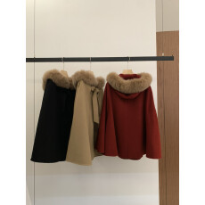 批发真<b class='q'>狐狸毛</b>斗篷羊毛呢大衣2025年新款红色外套女