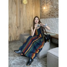 批发拼接复古艺术范彩虹条<b class='q'>吊带</b>连衣裙<b class='q'>女</b>宽松休闲过膝气质长裙子