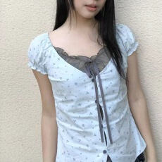 批发<b class='q'>甜美</b>风蕾丝拼接泡泡袖波点假两件衬衫女夏季系带方领修身显瘦上衣