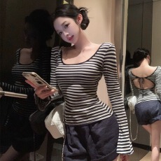 批发辣妹风绑带露背u领长袖<b class='q'>T</b><b class='q'>恤</b>女秋季撞色条纹修身设计感紧身打底上衣