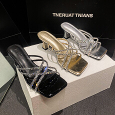 批发法式配裙子凉拖女夏外穿大码高跟拖鞋41一43仙女风水钻露址凉鞋女